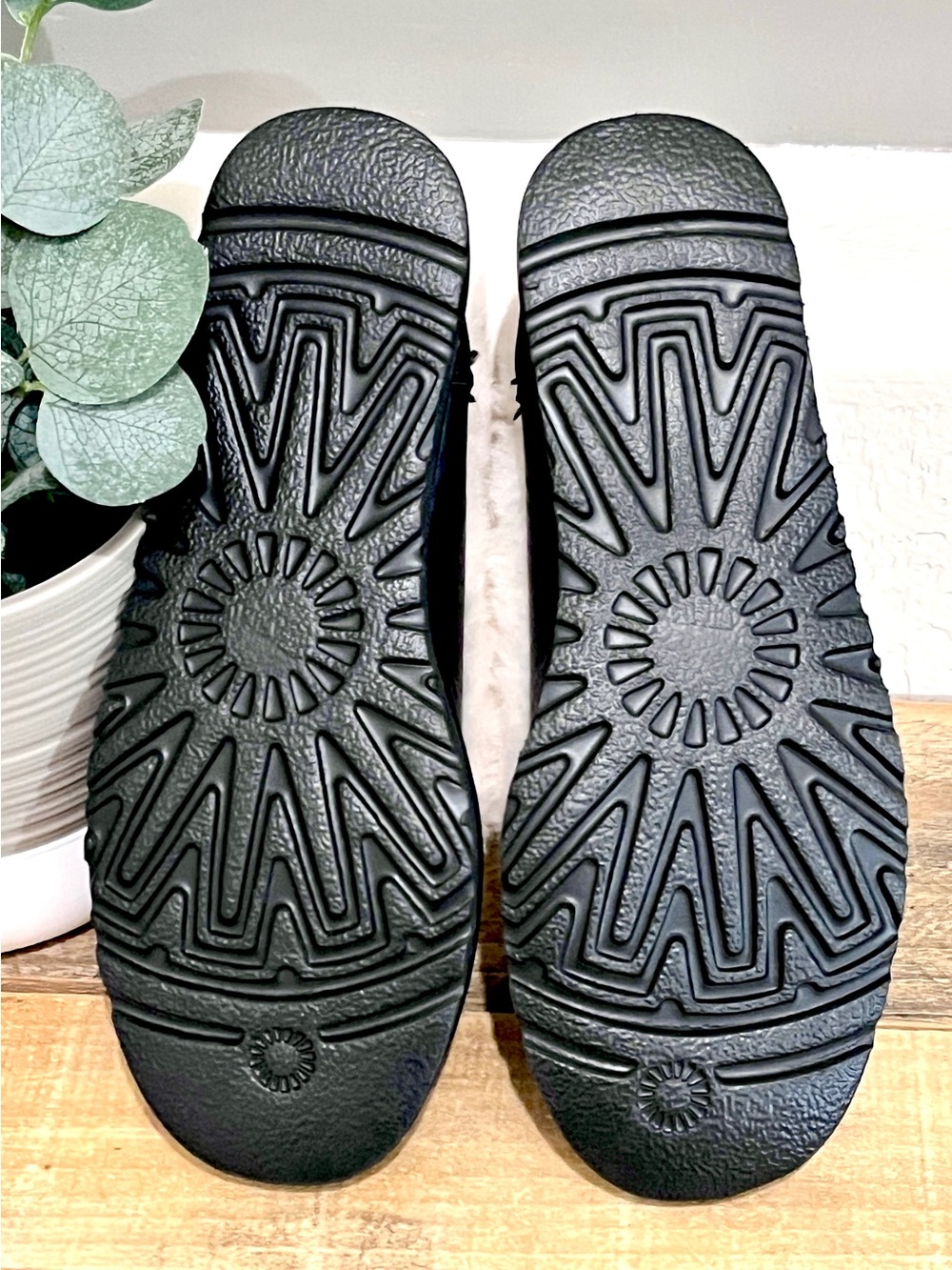 NWOT Luvvette Odette Faux Fur Trim Ballet Flats Black Size 6 - Picture 5 of 5
